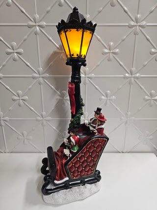 Sleigh Lamp Post