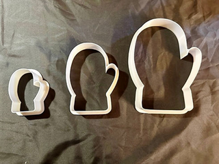 Magic Mittens Clay Cutter