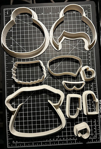 Mr & Mrs Claus Set Clay Cutter